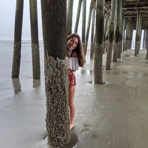 Meet your Posher, Abbey